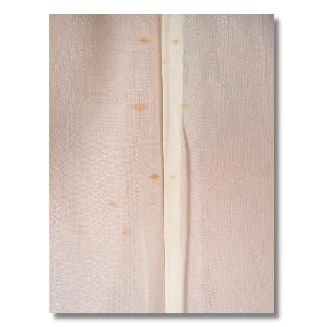 Detailaufnahme der Innenseite des Kimonos, Stockflecken