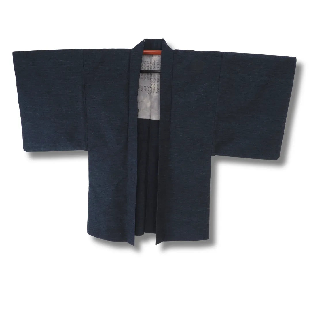 Dunkelblauer Herren-Haori von vorn 