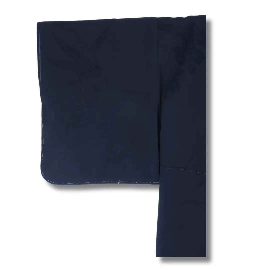 Dunkelblauer Sommer-Kimono Ärmelansicht, halbtransparenter Ro-Stoff sichtbar