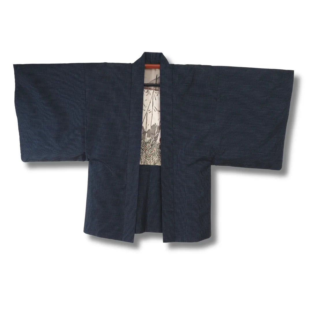 Dunkelblauer Vintage Herren-Haori mit gemaltem Landschaftsfutter, Frontansicht