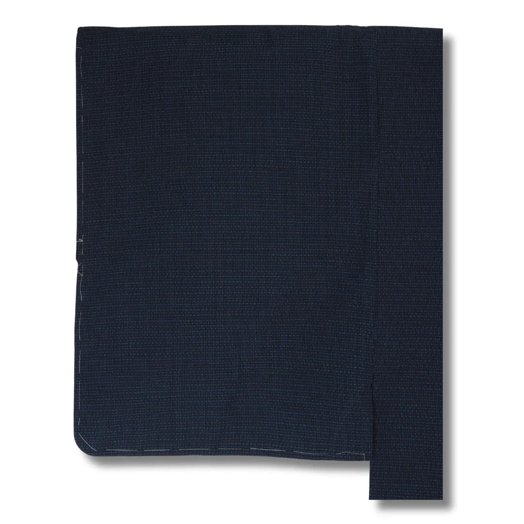 Dunkelblauer Vintage Herren-Kimono Ärmelansicht, gleichmäßige Stoffstruktur erkennbar