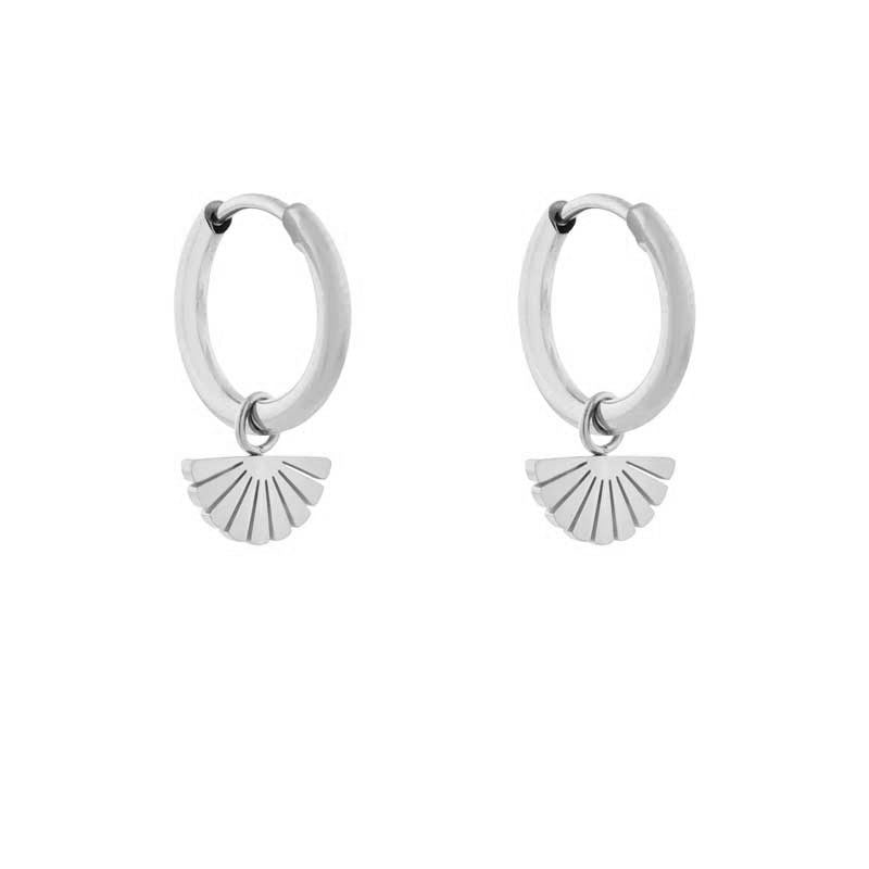 2 silberne Ohrringe mit Fächer #farbe_Silber