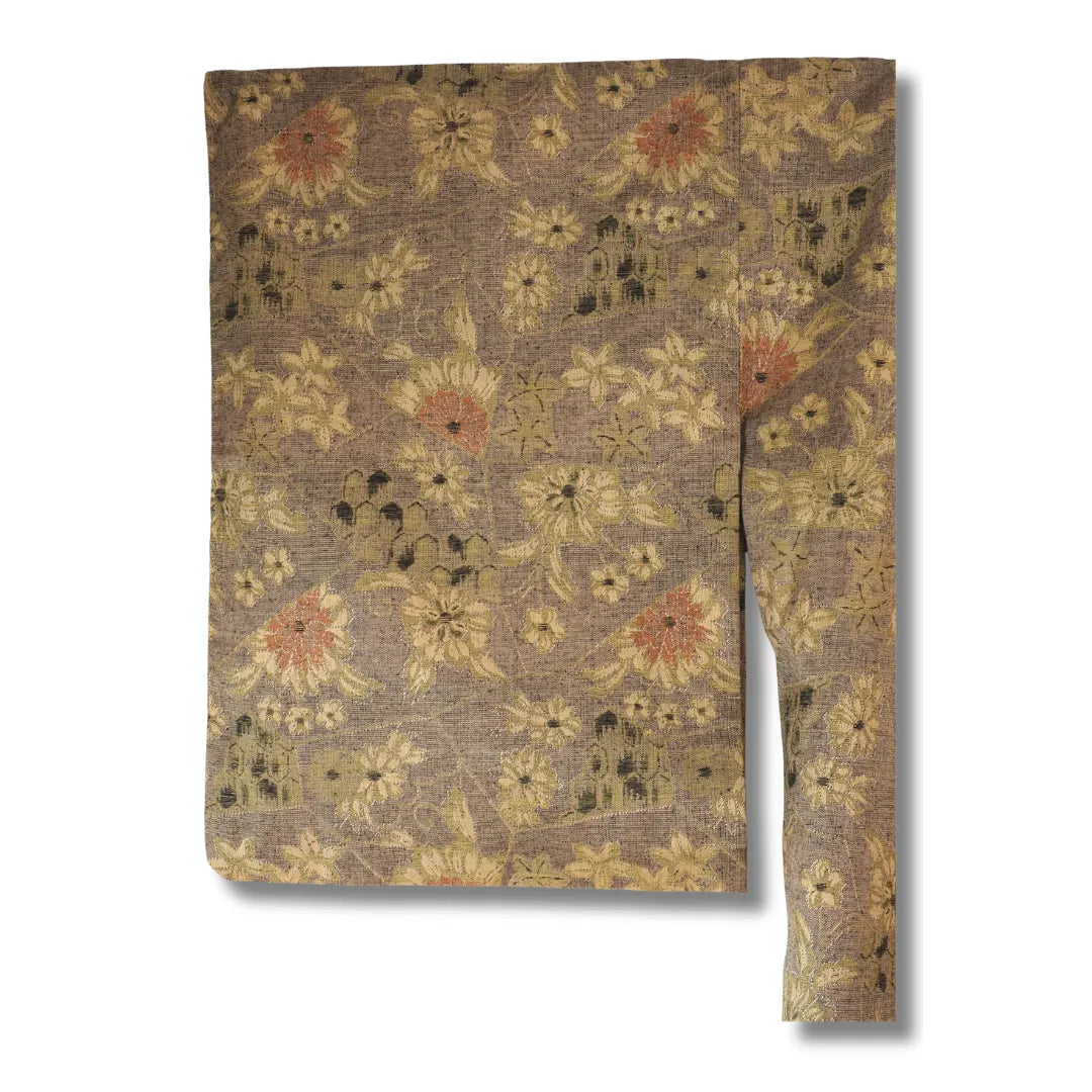 Grün-braungoldener Vintage Komon-Kimono gefaltet, dichtes Chrysanthemenmuster sichtbar