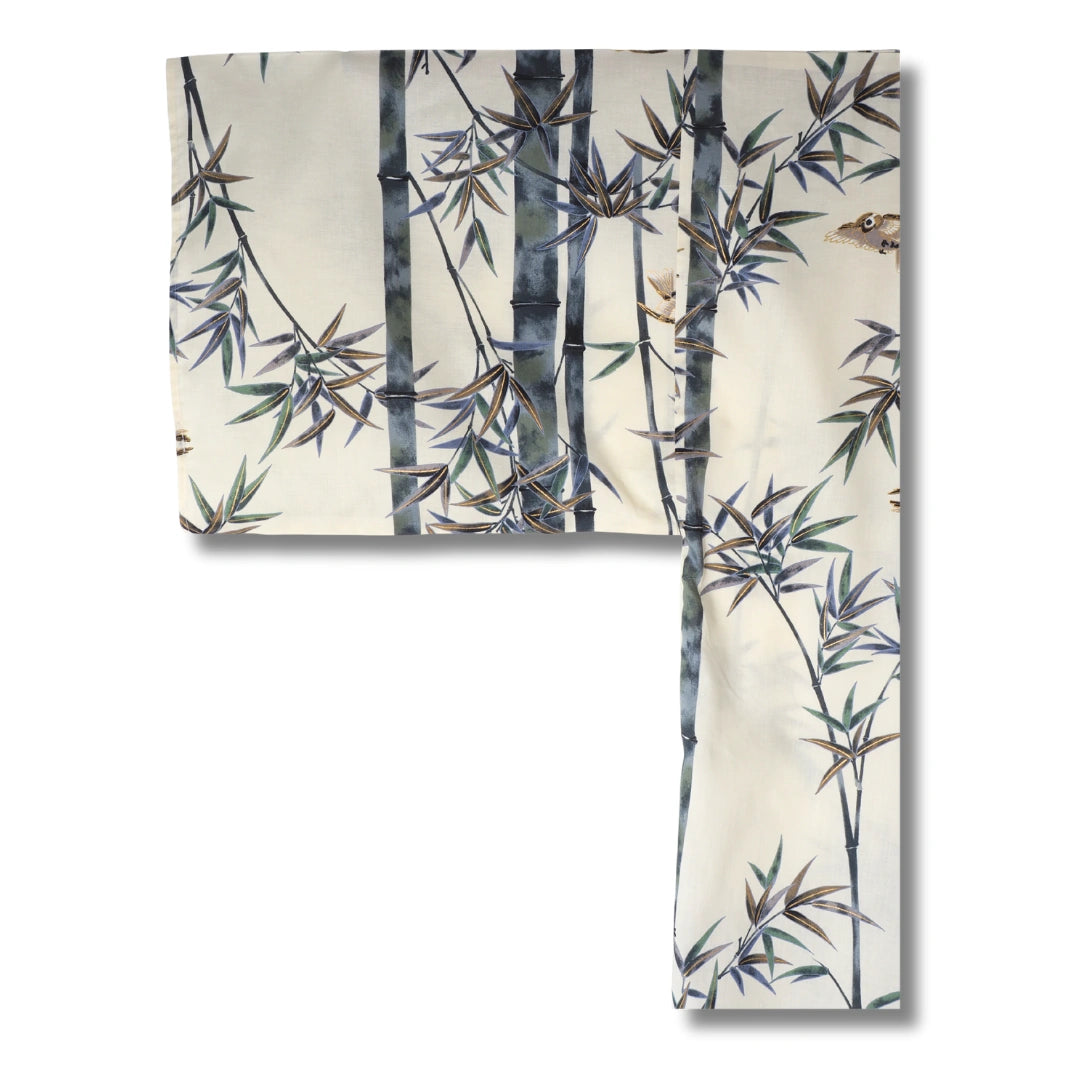 Plus Size Yukata für Herren – Weiß mit Bambus & Vögeln