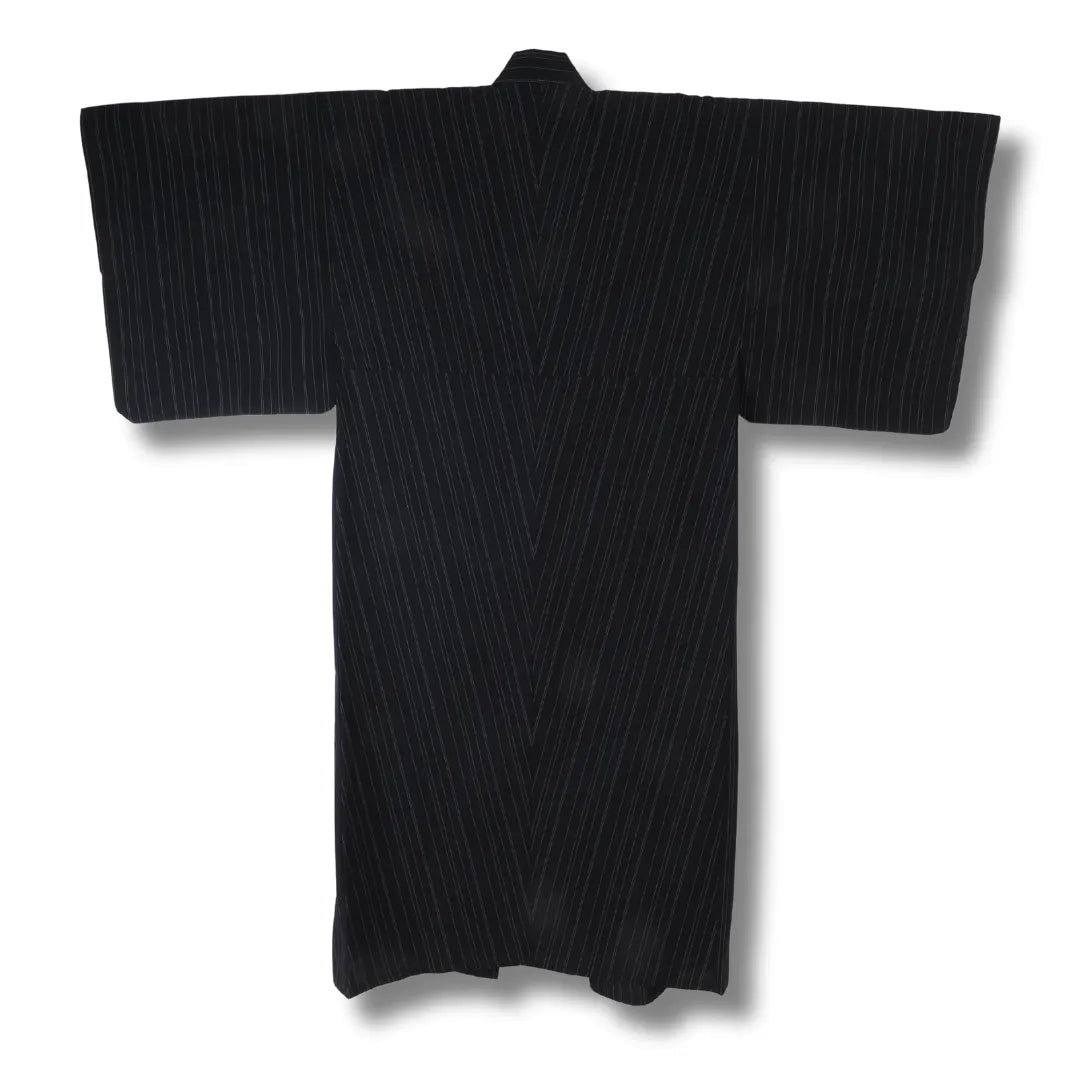 Rückseite des Herren Yukata mit feinem Streifenmuster