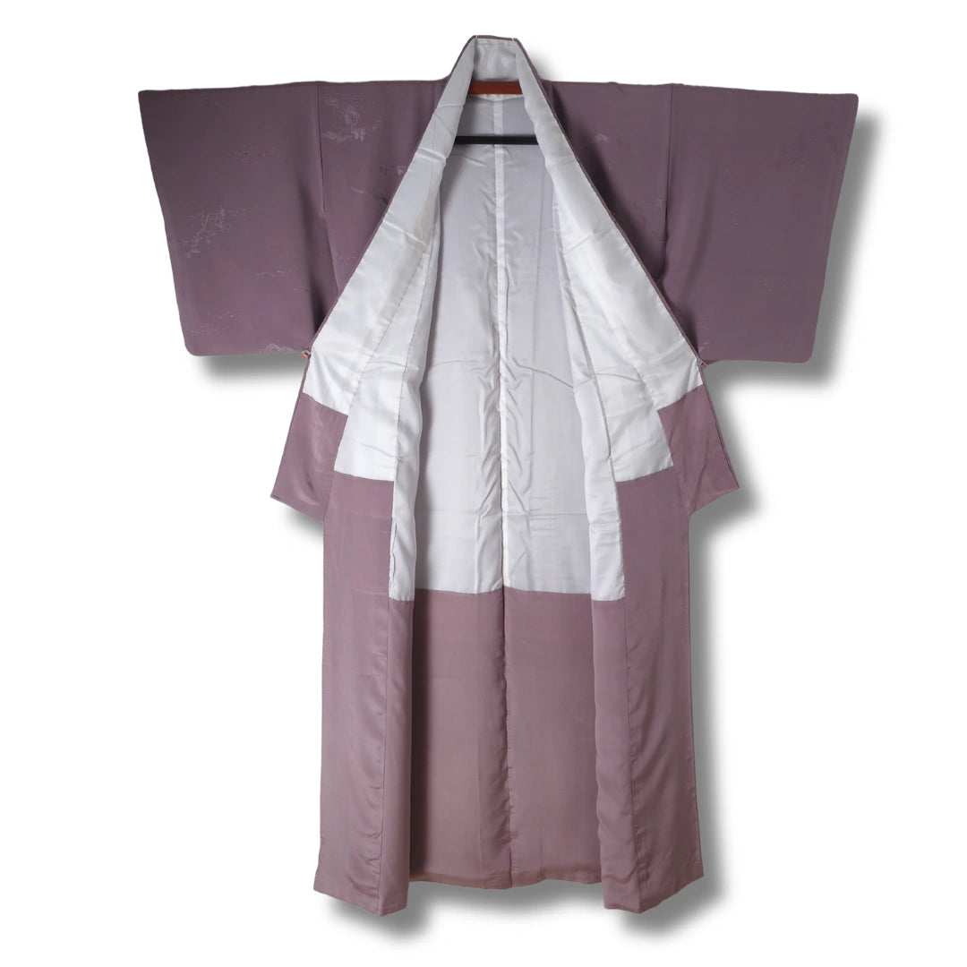 Innenansicht eines Vintage Damen Kimono mit hellem Innenfutter