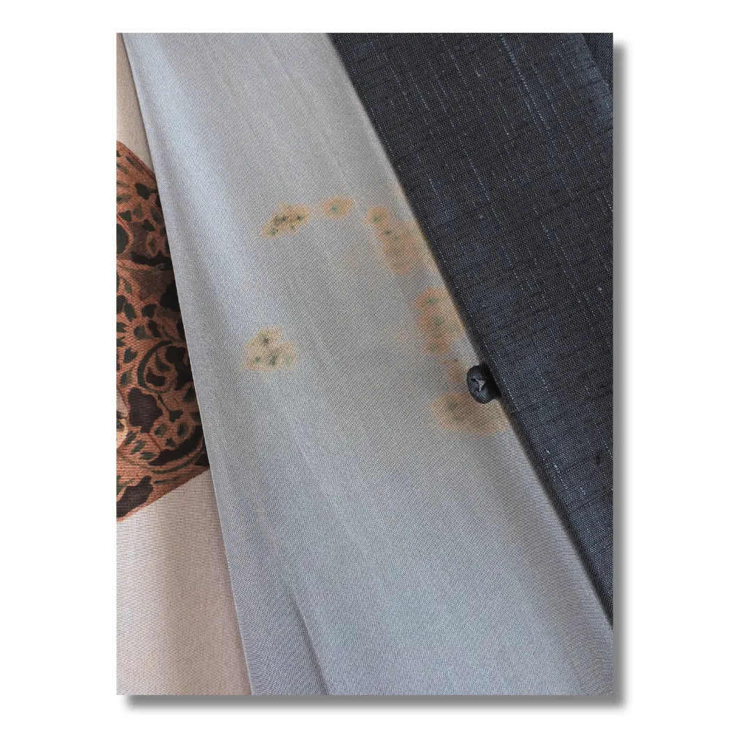 Innenseite des Haori mit abgefärbter Malerei am Futterrand