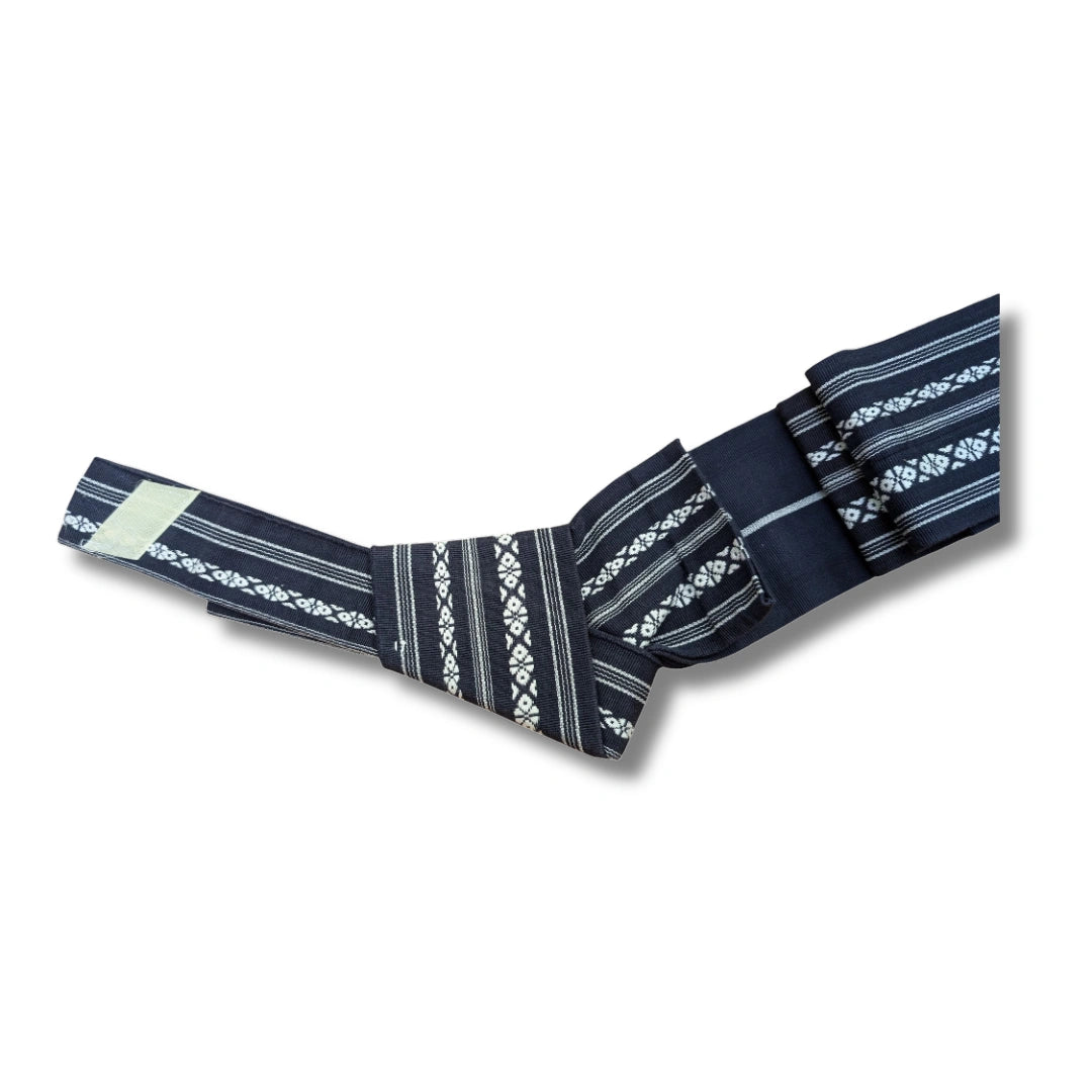 Vintage Kaku-Obi in Blau vorgebunden