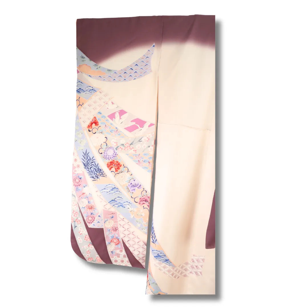 Lila-cremefarbener Vintage Furisode Ärmelansicht, Farbübergang und Blütenmuster sichtbar
