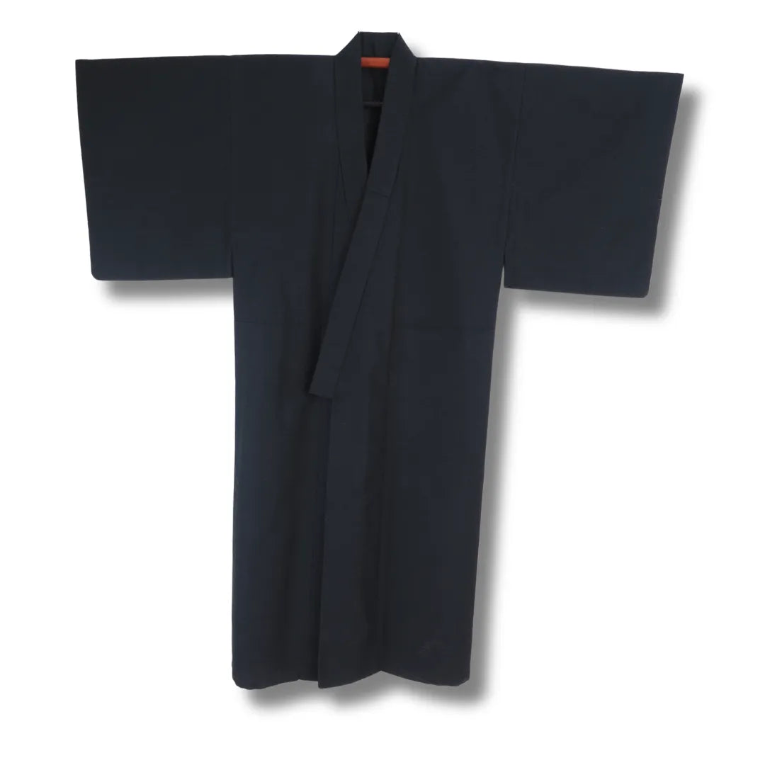 Nachtblauer Vintage Herren-Kimono aus Japan, einfarbig, Frontansicht
