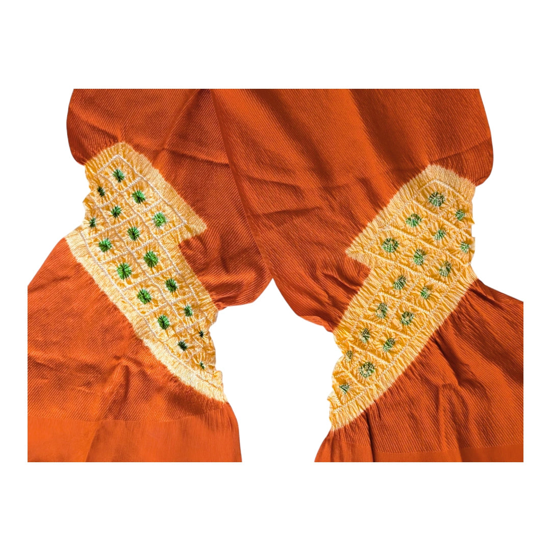 Oranger Obiage mit Shibori-Blüten & Hishi-Muster – reine Seide, ungetragen