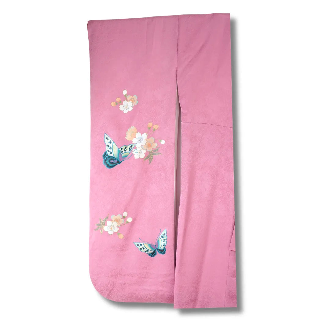 Pinker Vintage Kimono Ärmelansicht, Schmetterlinge und Blütenmuster sichtbar