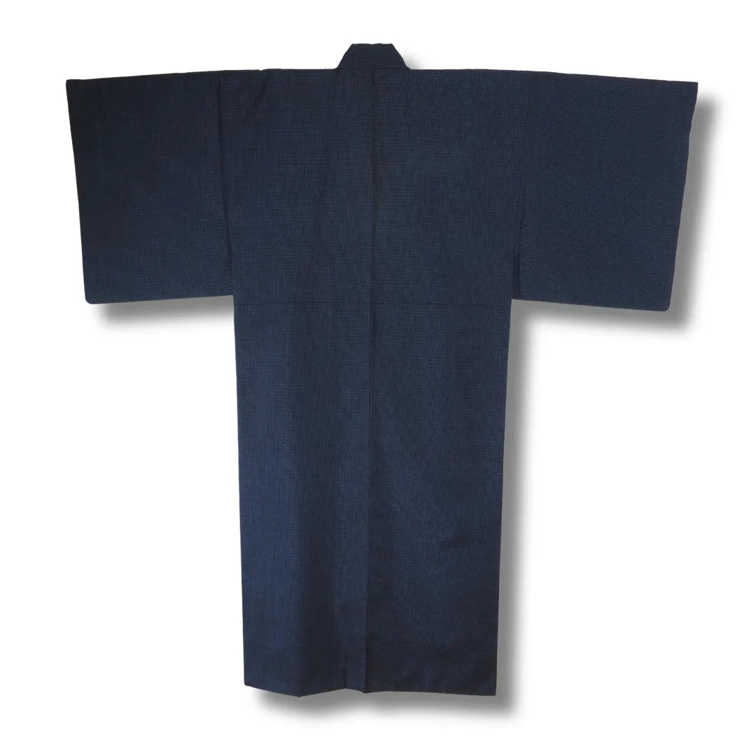 Rückansicht des dunkelblauen Herren-Kimono aus Japan 