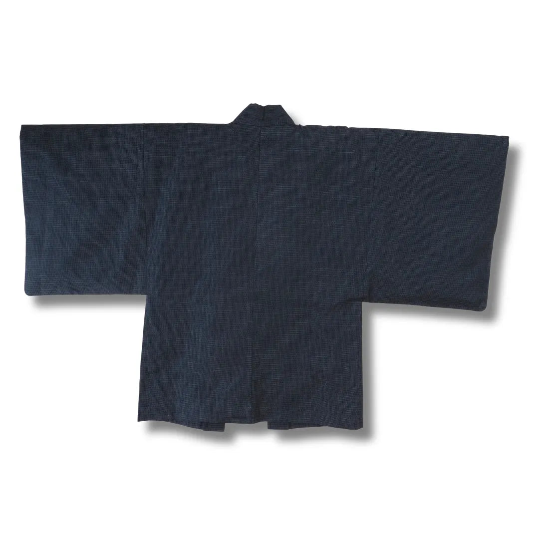 Rückansicht des dunkelblauen Vintage Herren-Haori mit feinem Muster