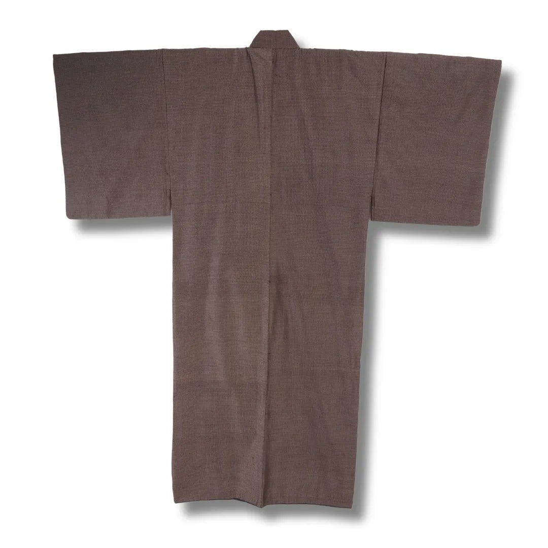 Rückansicht des dunkelbraunen japansichen Herren-Kimono