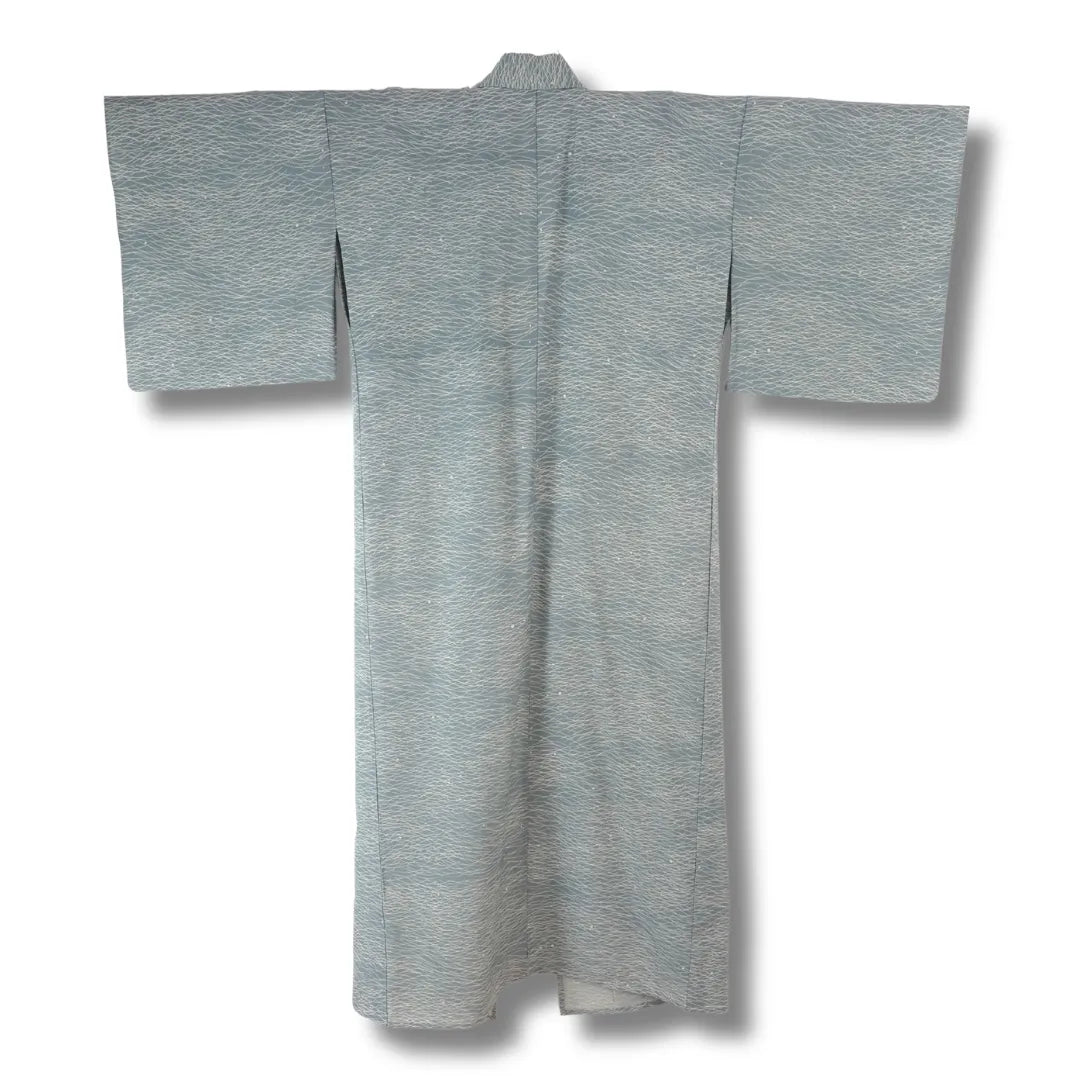 Rückansicht des mintgrauen Vintage Sommer-Kimono, gleichmäßige Längsstreifen sichtbar