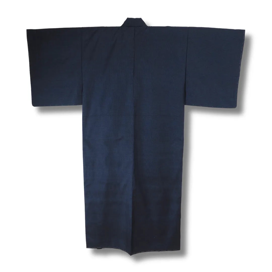 Rückansicht des nachtblauen Vintage Herren-Kimono aus Japan