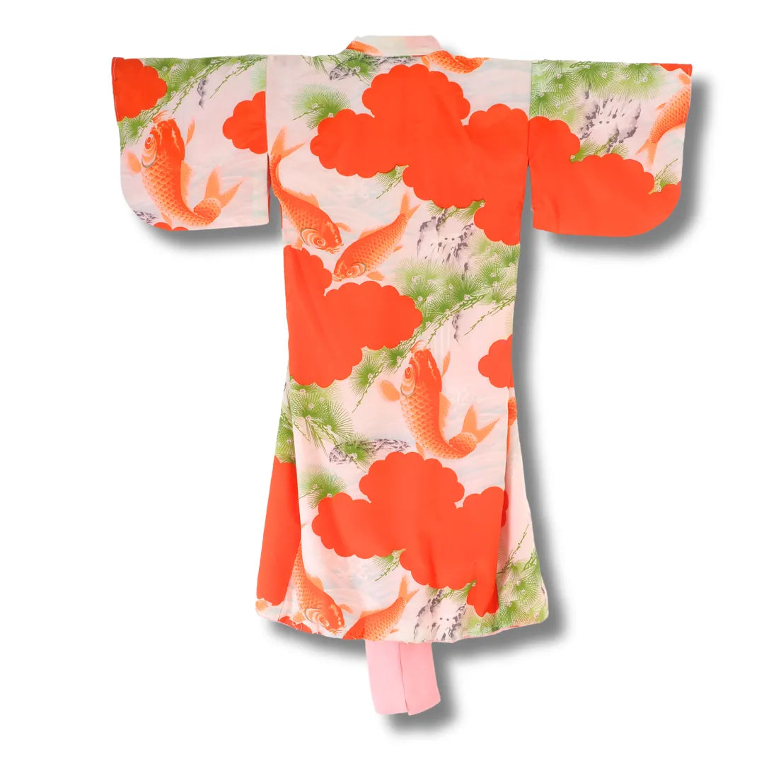 Rückansicht des orange-weißen Vintage Kinder-Kimono mit Fischmotiv