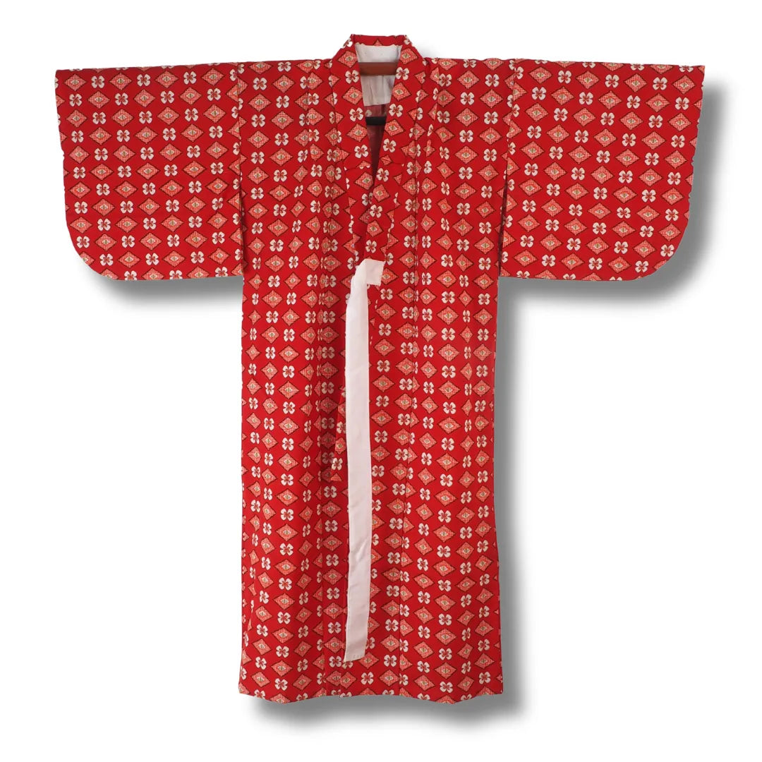 Roter Kinder-Kimono flach, gleichmäßiges weißes Punkt- und Karomuster