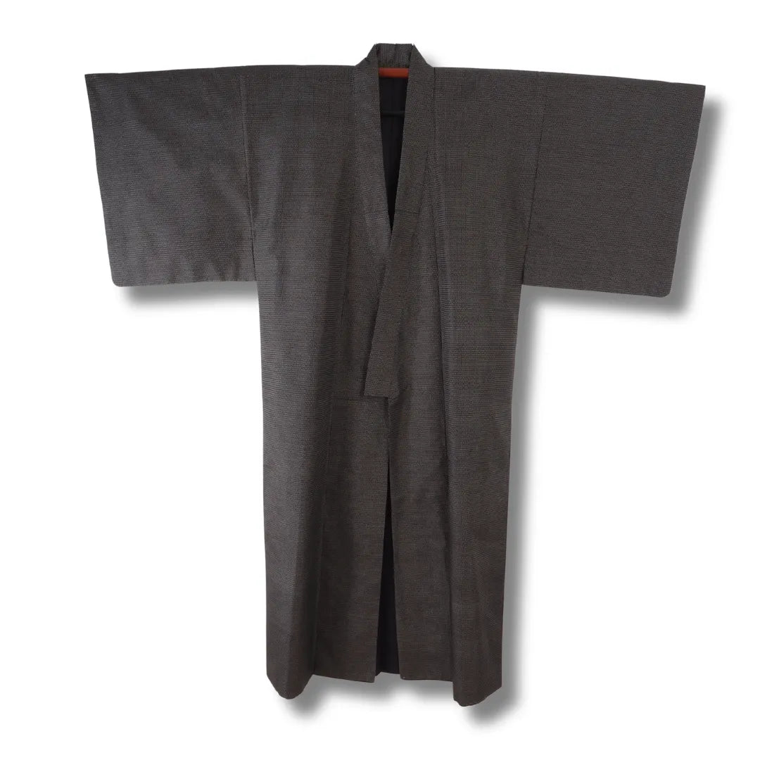 Schwarzgrauer Vintage Herren-Kimono aus Japan mit feinem Webmuster, Frontansicht