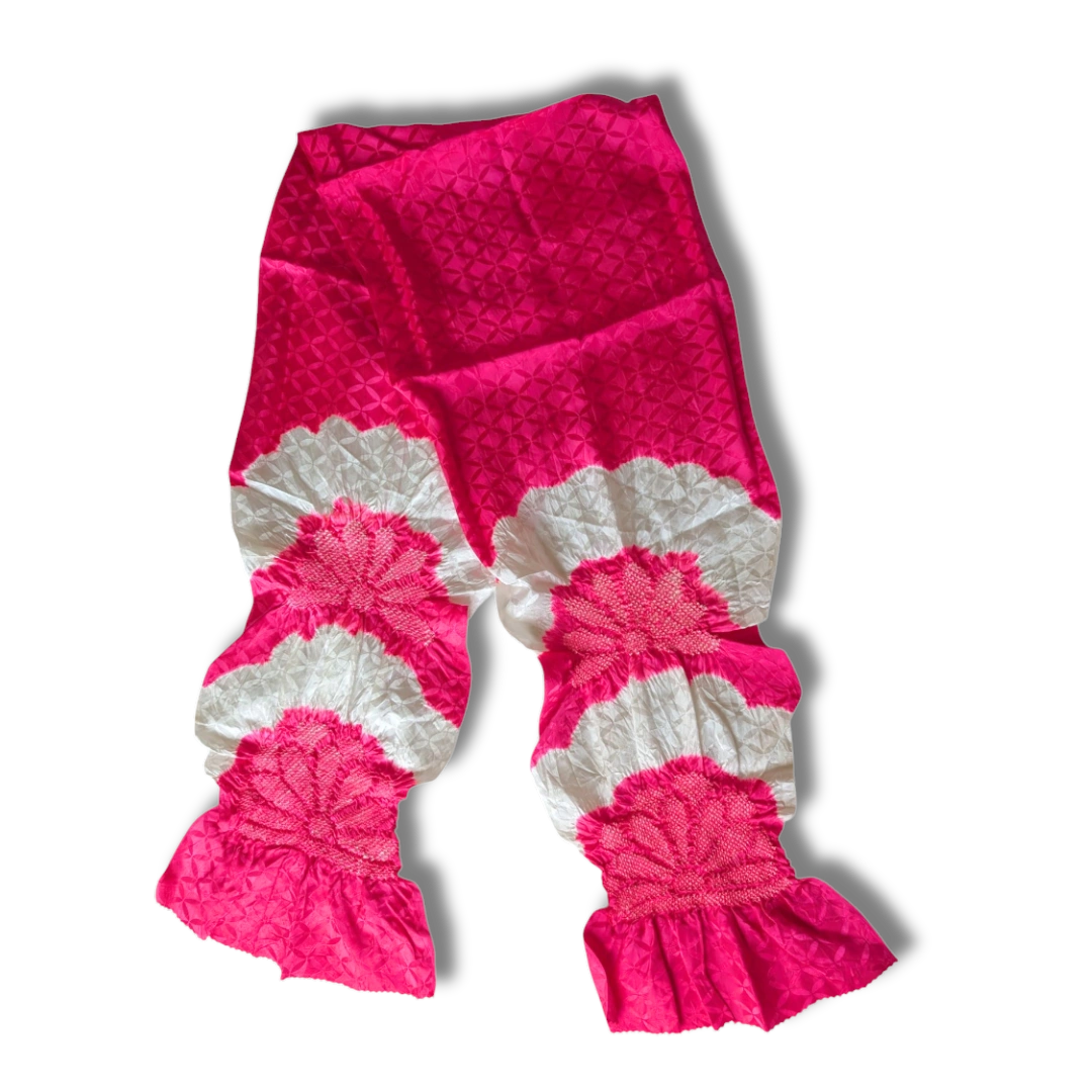 Vintage Obiage Magenta mit Shibori-Kiku & Shippo-Muster – Seide