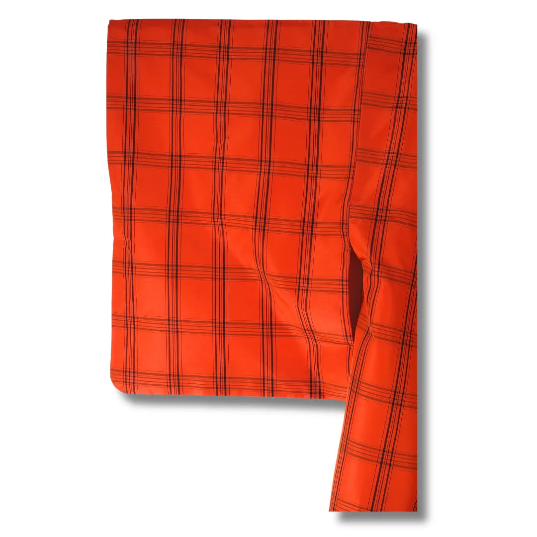 Ärmel vom roten Haori mit Karo-Muster