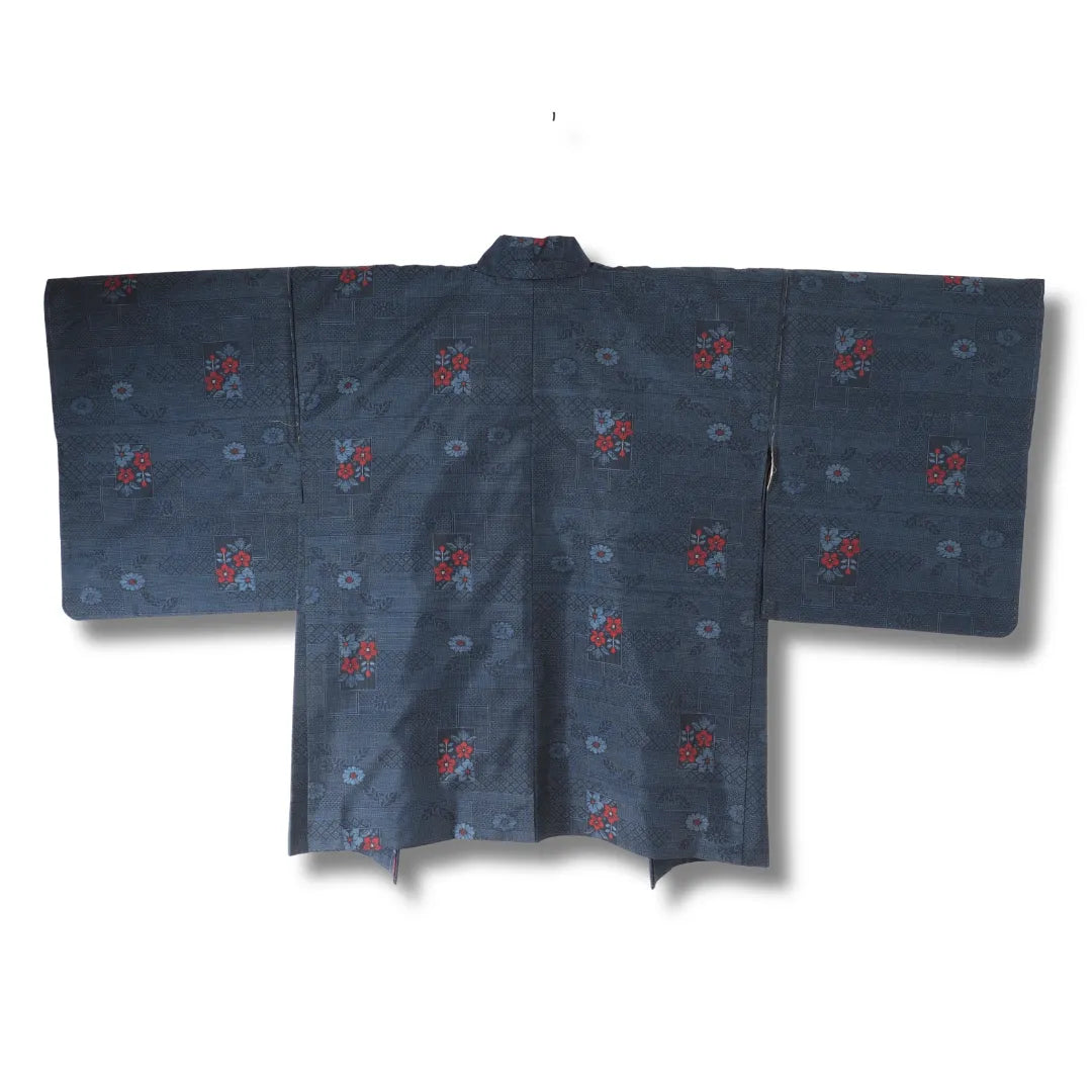 Haori Rückansicht marineblau mit Blumenmotiv