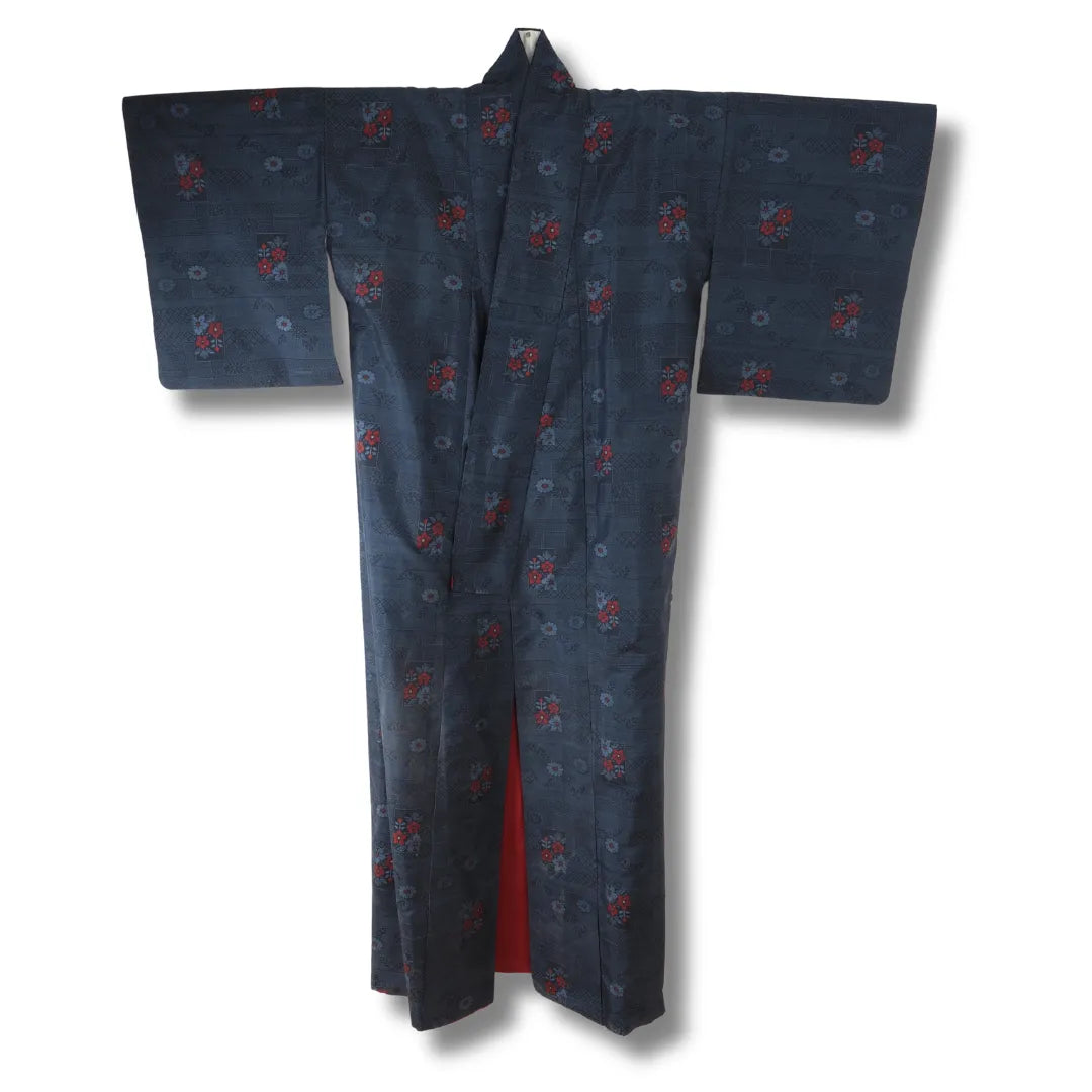 Kimono Vorderansicht mit floralem Muster