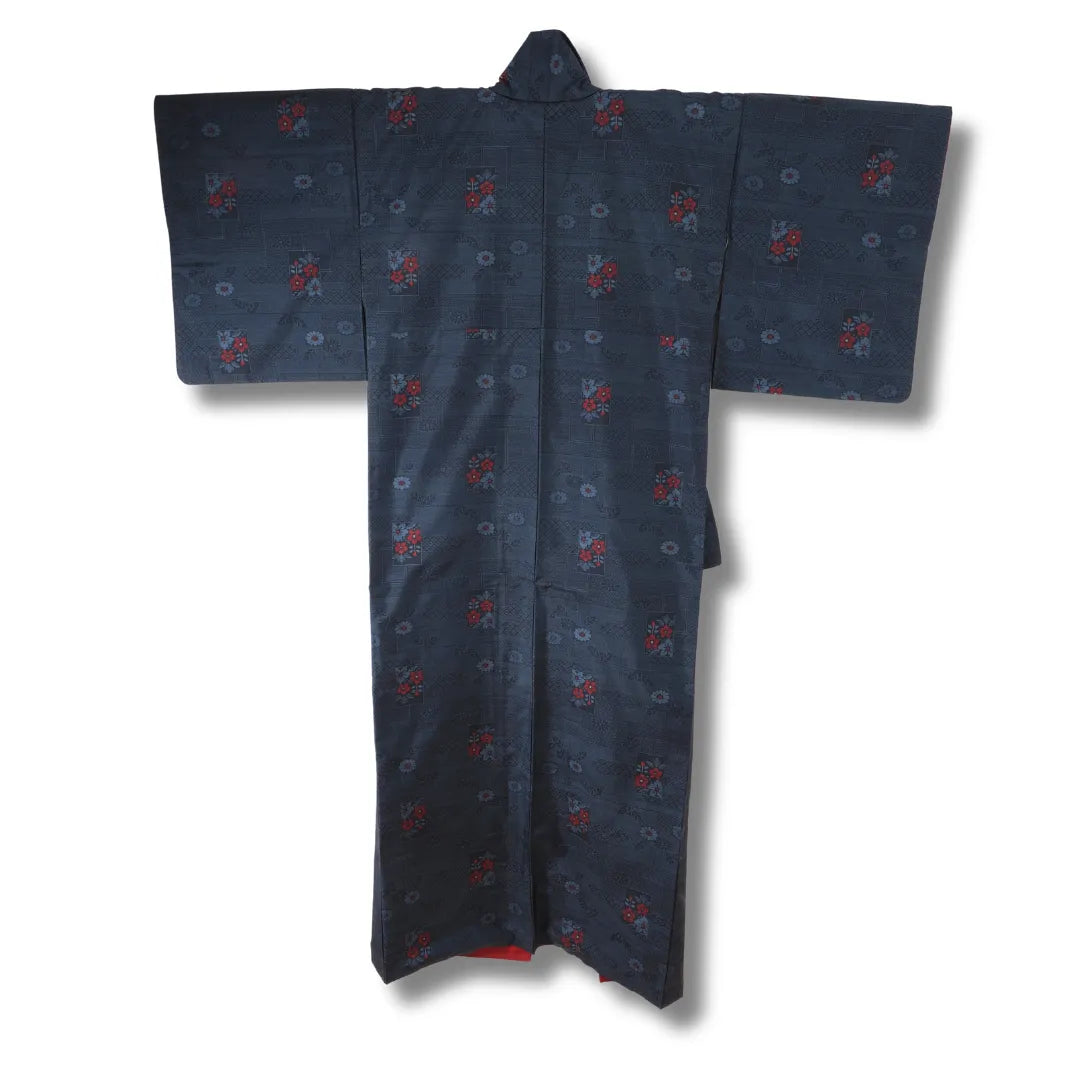 Kimono Rückansicht marineblau mit Blumenmuster