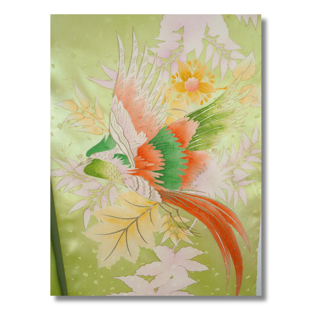 Vintage Damen Furisode Kimono Hellgrün mit Vogel- & Blumenstickerei