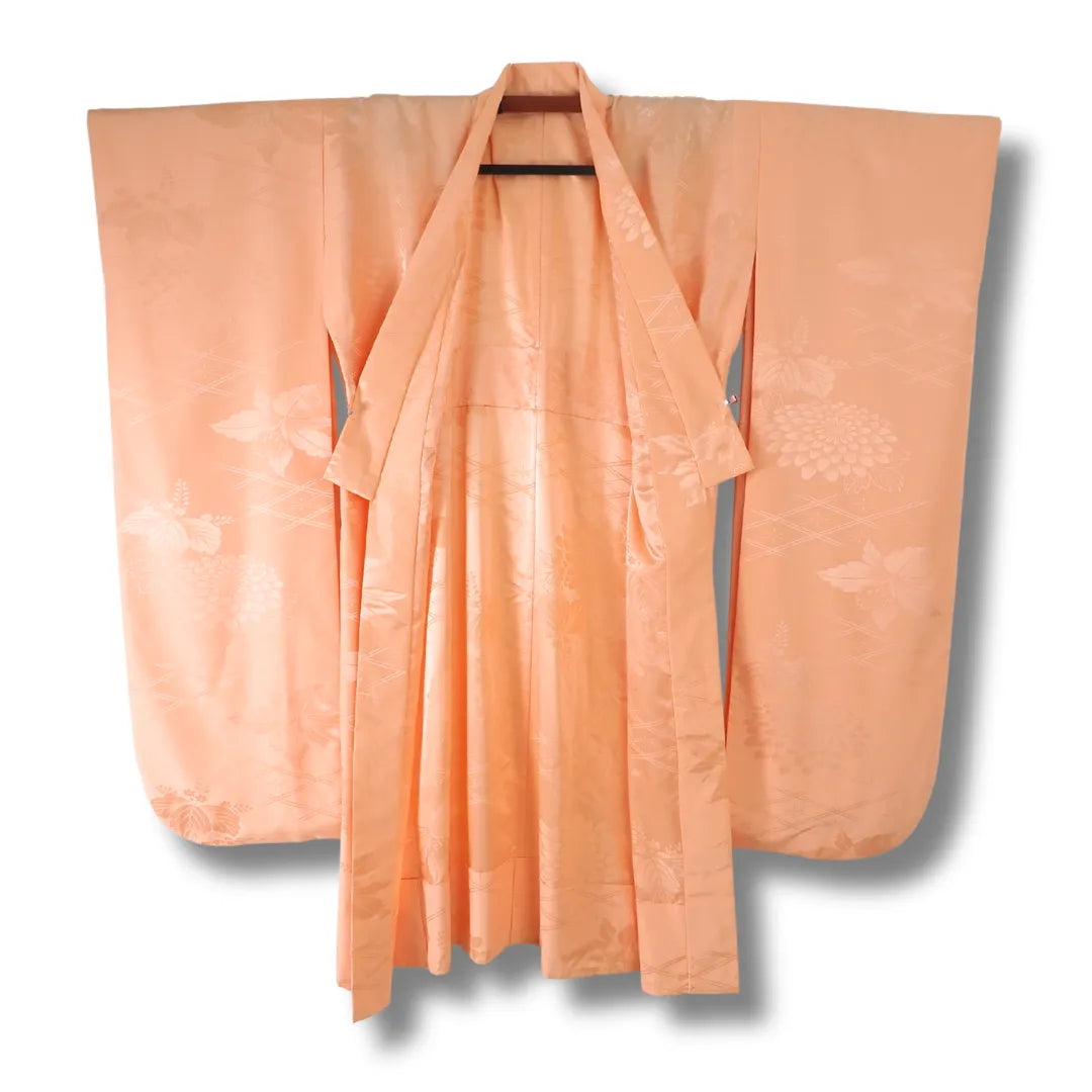 Vorderseite des Vintage Furisode Juban mit langen Ärmeln, geöffnet