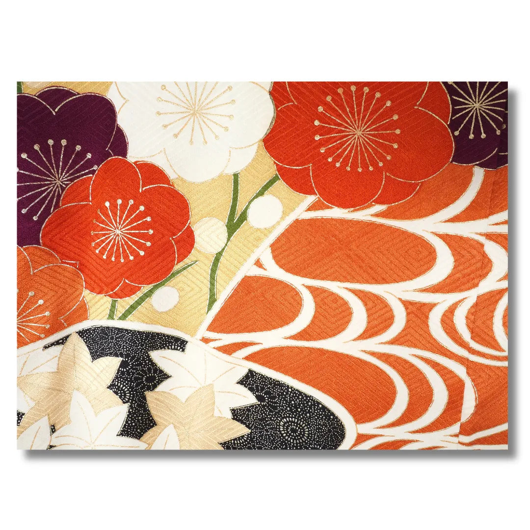 Detailansicht der Seigaiha-Wellen und Kikkō-Schildpattmuster im Fächer-Design.