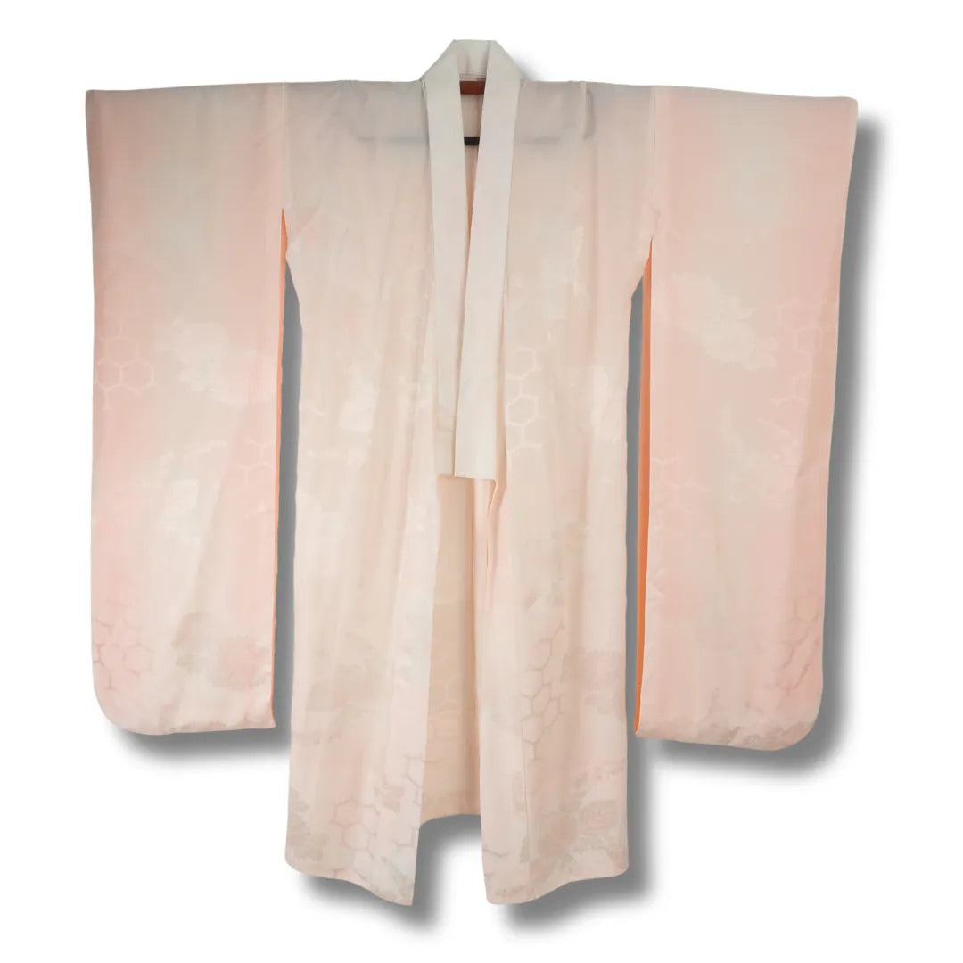 Vintage Furisode Juban in Rosa mit großen Blumen Vorderansicht