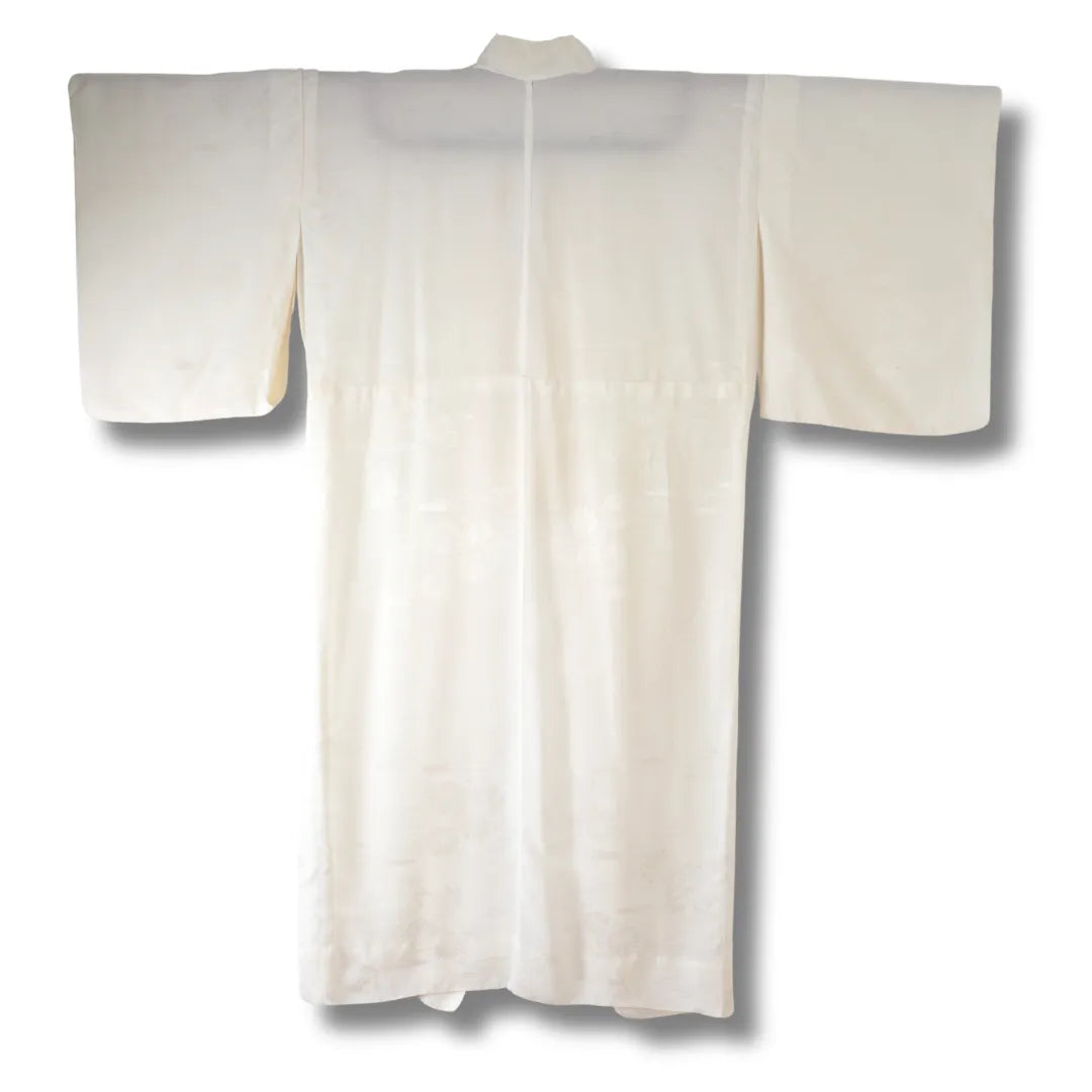 Rückansicht des Juban in Creme mit Muster