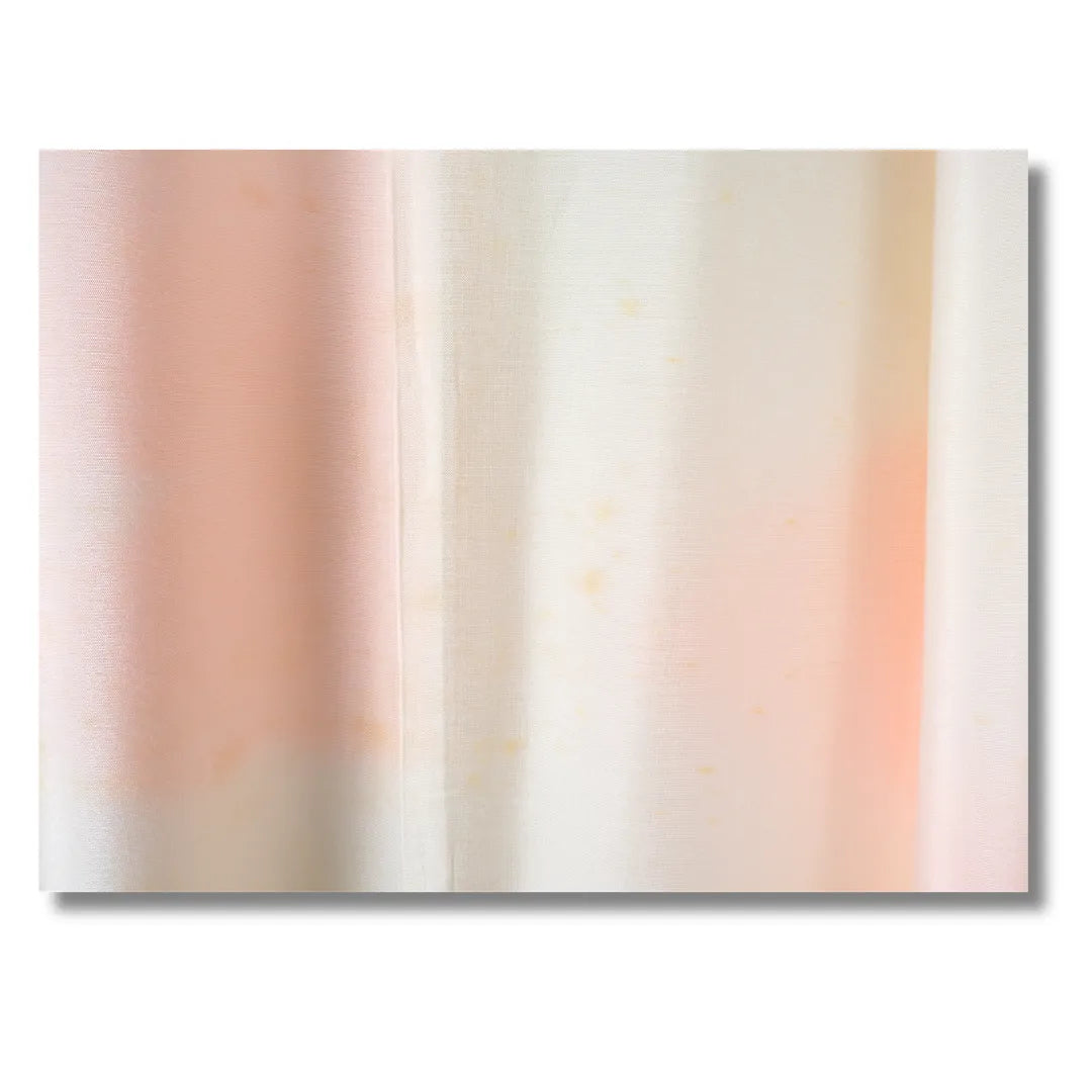 Detailaufnahme Stoff mit Farbverlauf in Creme und Rosa