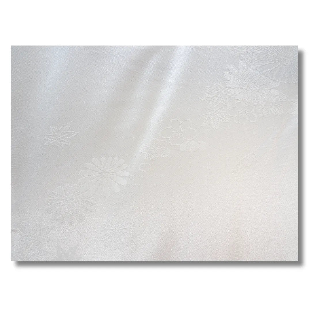 Nahaufnahme des eingewebten Blumenmotivs