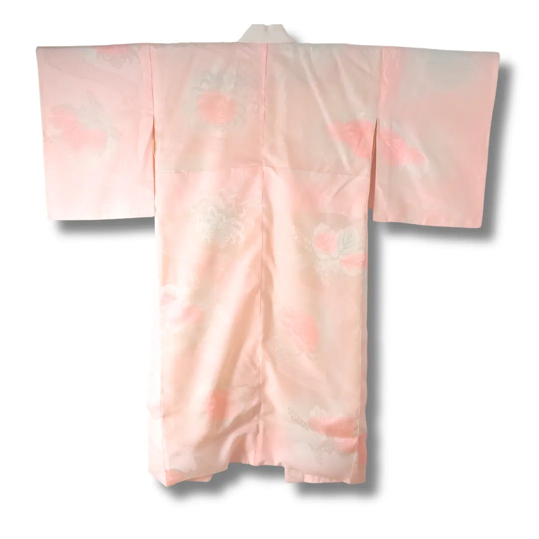 Rückansicht des rosa Vintage Juban mit Blumenmotiven