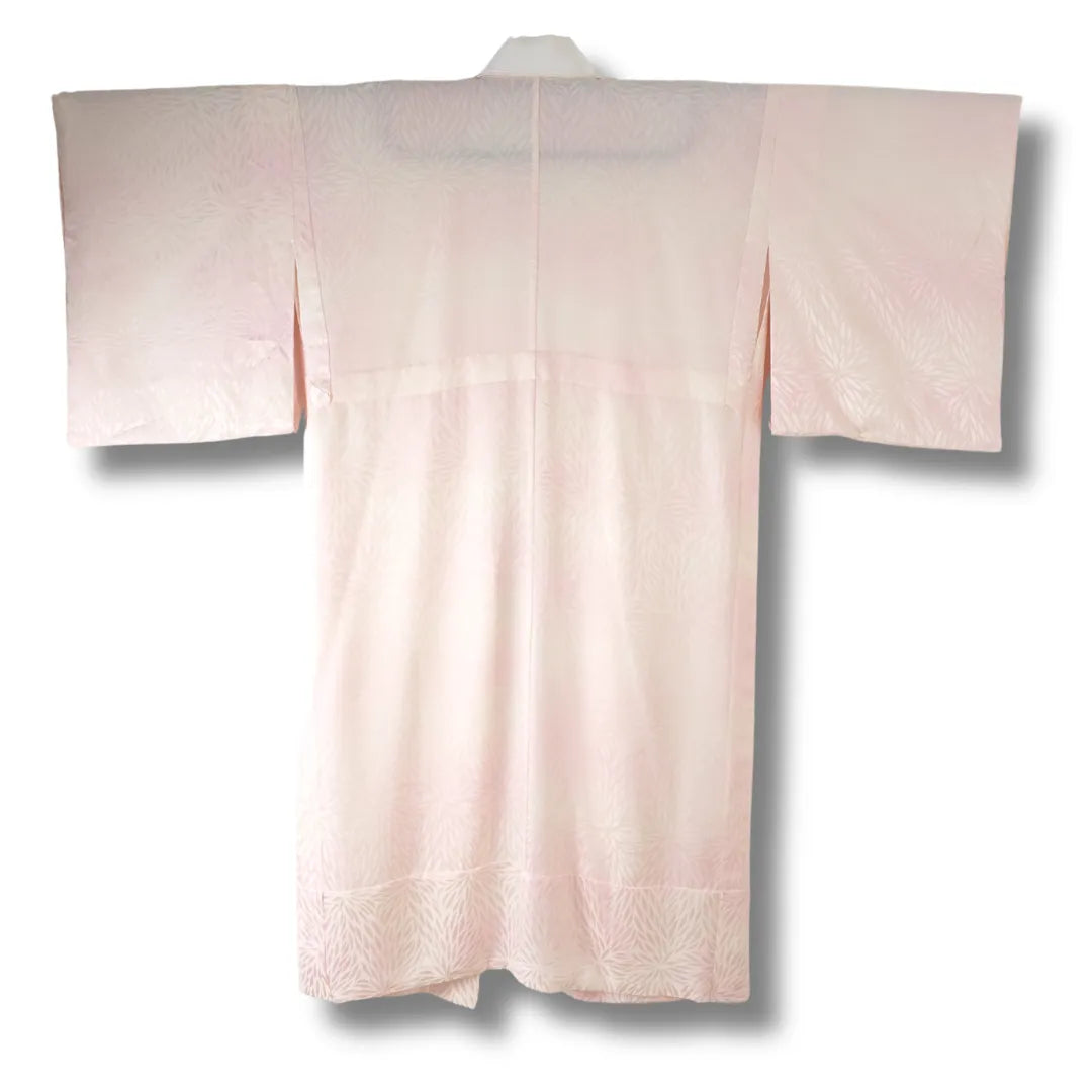 Rückansicht des Juban in Rosa