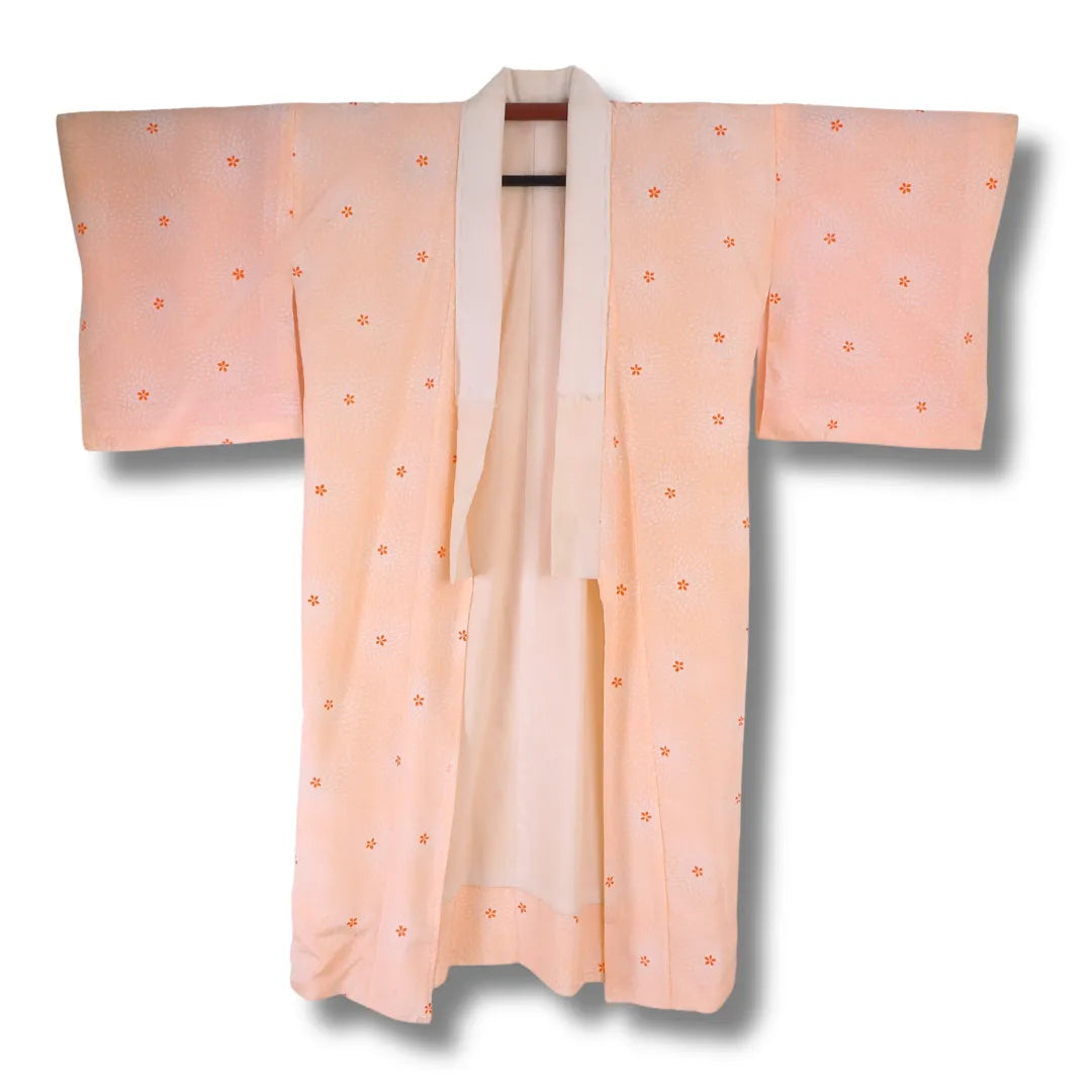 Vintage Naga Juban in Rosa mit Blumen und weißen Punkten Vorderansicht