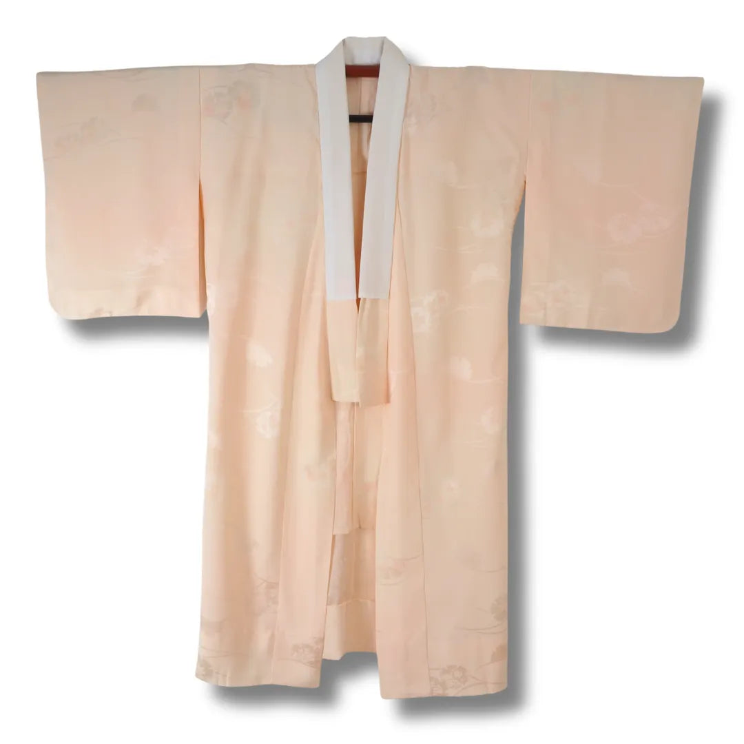 Vintage Damen Juban rosa mit Gras und Blumen Vorderansicht