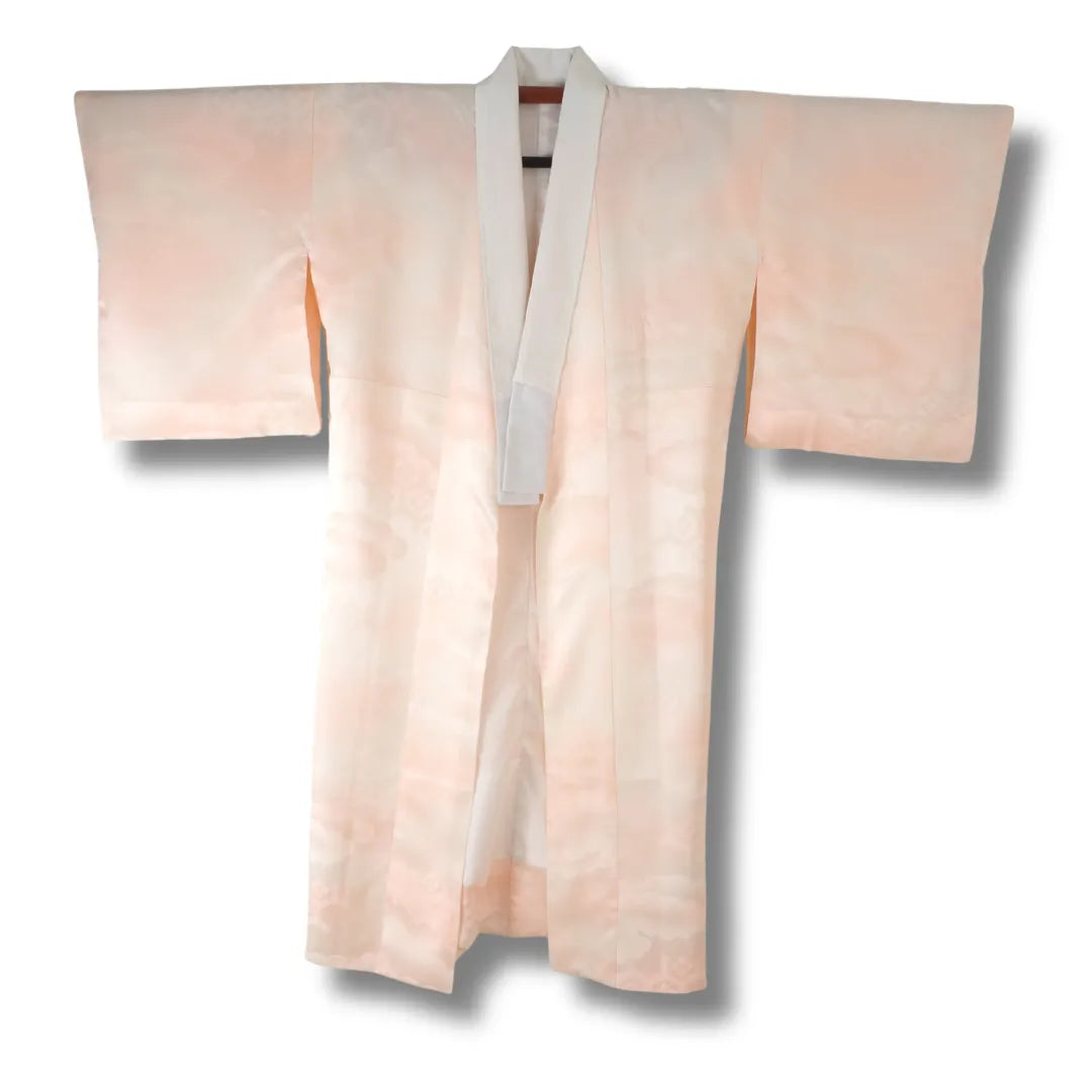 Vintage Damen Juban rosa mit Wolkenmuster Vorderansicht
