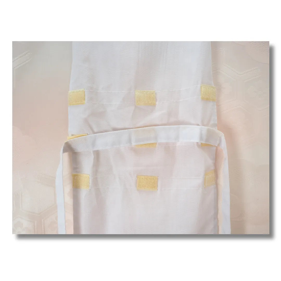 Detailaufnahme des Vintage Juban mit Klett zum festbinden