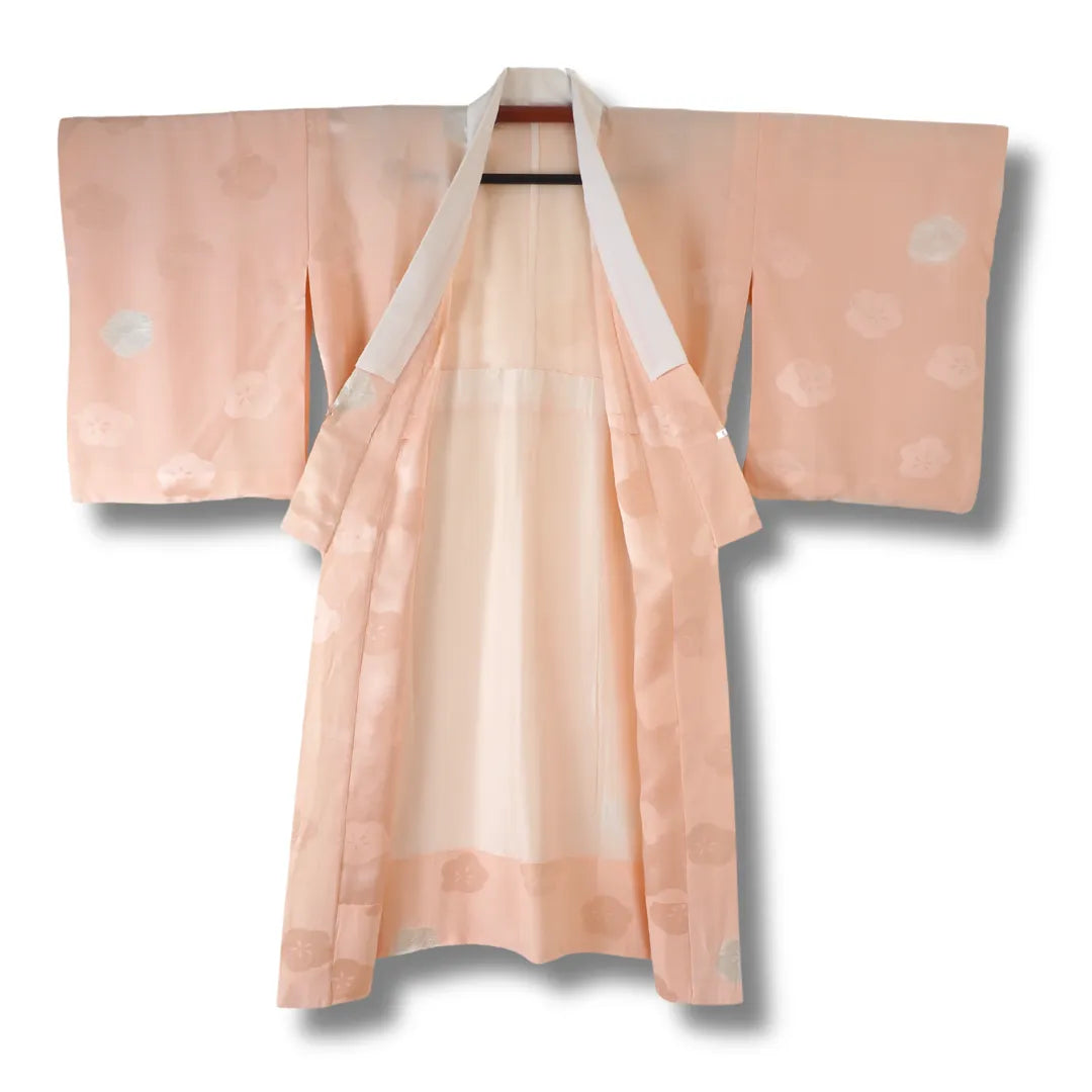Vorderseite des japanischen Vintage Nagajuban in Rosa, geöffnet