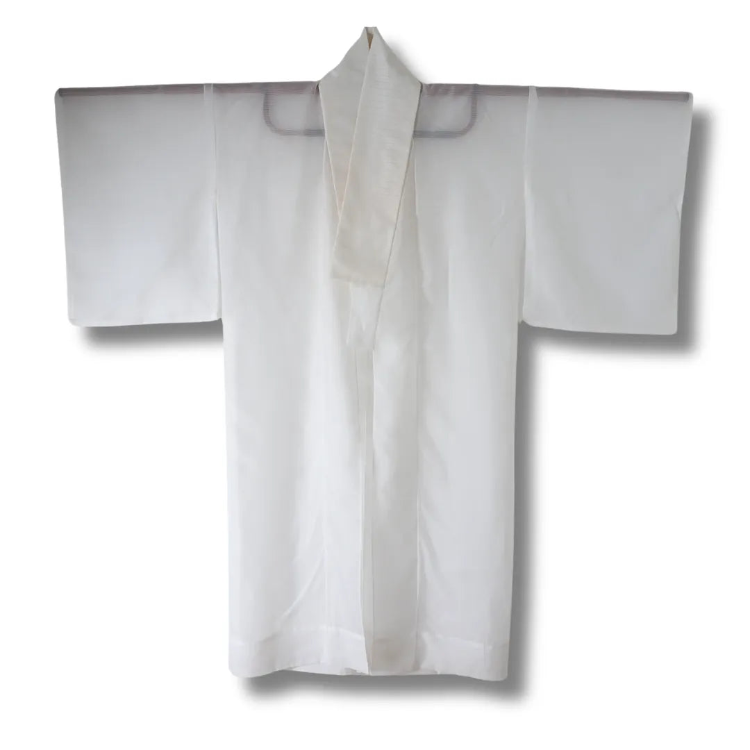 Leicht transparenter weißer Vintage Juban aus Japan Vorderansicht