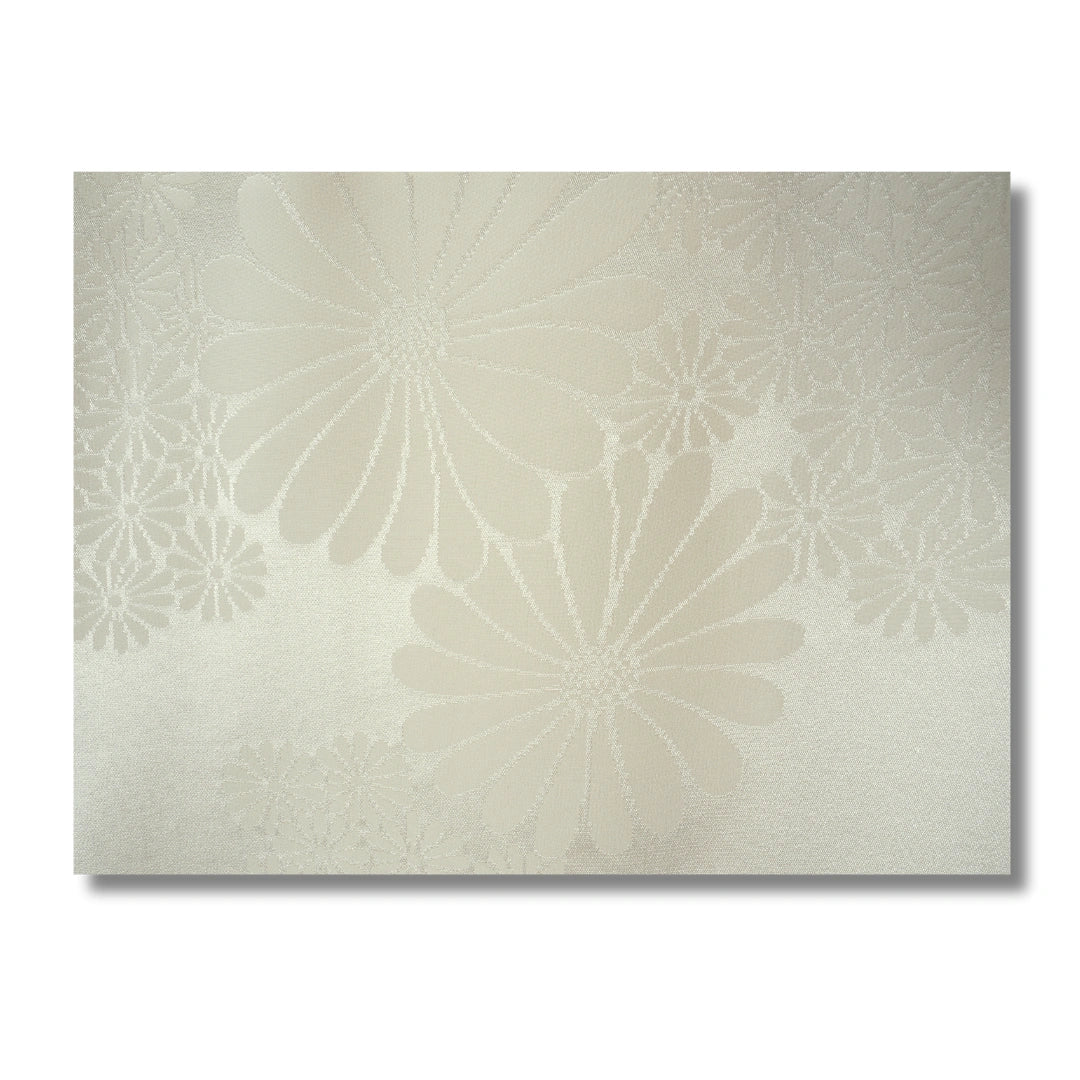 Vintage Damen-Juban in Cremeweiß mit Chrysanthemenmuster