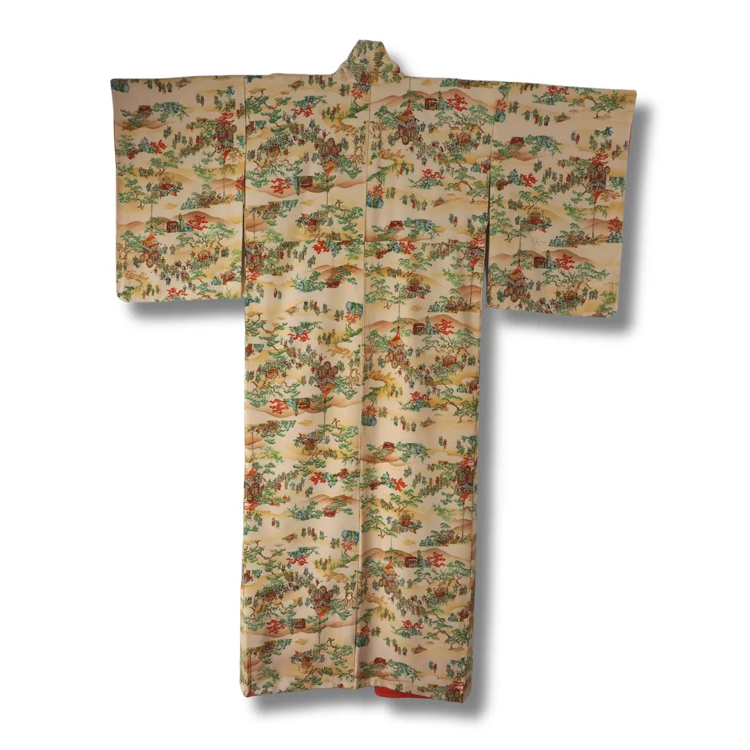 Rückansicht des cremefarbenen Damen Kimono mit durchgehendem Landschaftsmuster