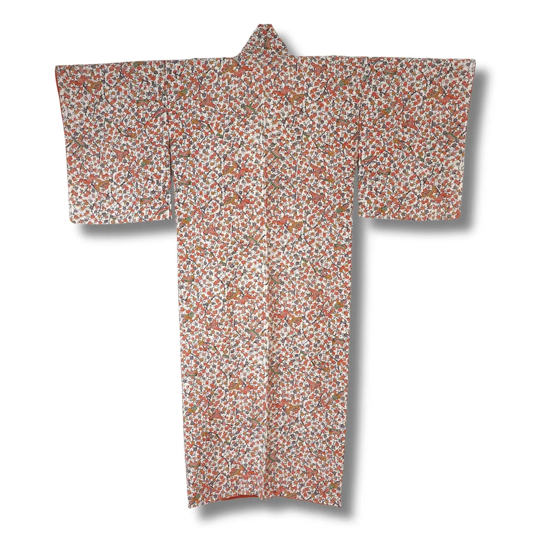 Rückseite eines cremefarbenen Kimono mit Muster