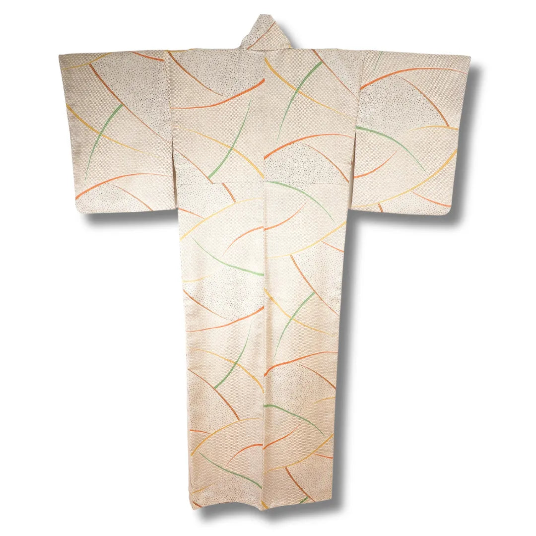 Rückansicht cremefarbener Kimono mit Muster