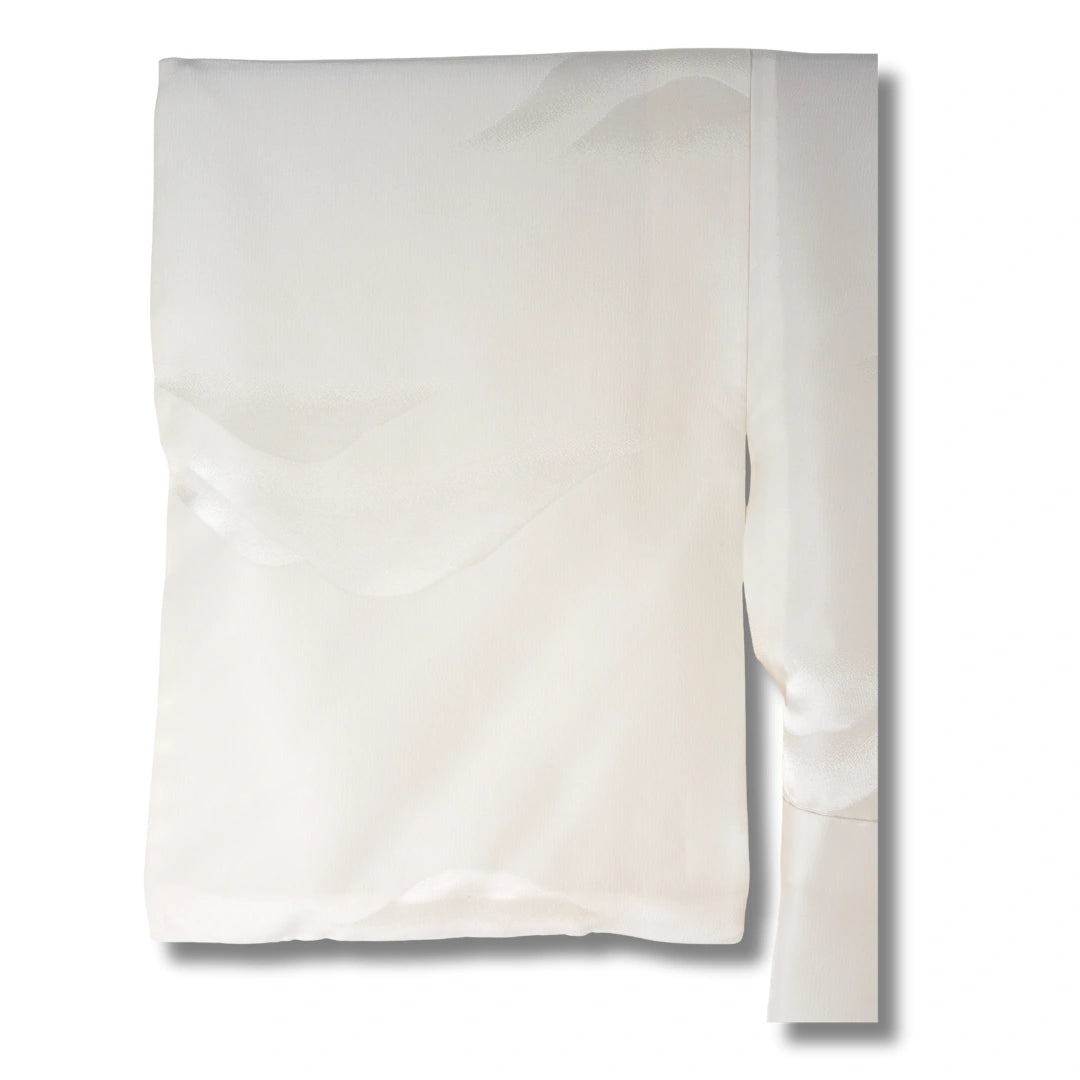 Vintage Damen Naga Juban creme mit Wellen