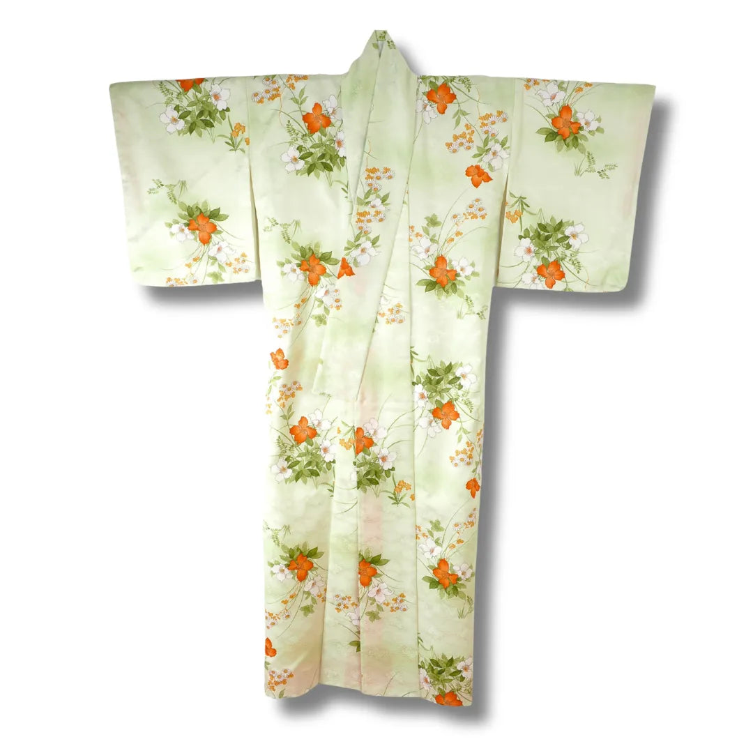 Vintage Komon Kimono gelbgrün mit Blumenmuster Vorderansicht